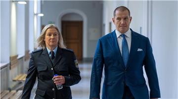 Haben sich nach eigener Aussage mit der Isu geeinigt: Claudia Pechstein und ihr Lebensgefährte Matthias Große.