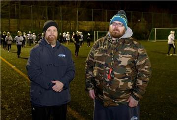 Haben zusätzlich zu ihrem Trainerjob bei der U16 der Bremerhaven Seahawks auch das Coaching der U18-Landesauswahl übernommen: Marco Monsees (links) und Chris Grove.