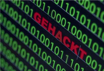 Hacker haben die Online-Konten mehrerer Bürger aus dem Cuxland geknackt.