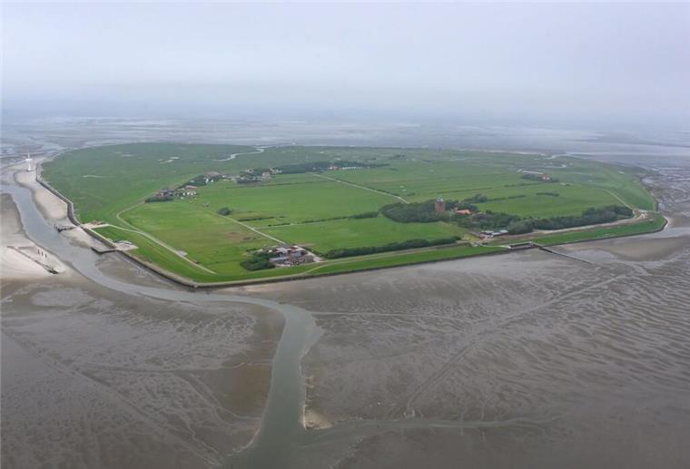 Die Insel Neuwerk liegt im Watt in der Nordsee nahe der Elbmündung.
