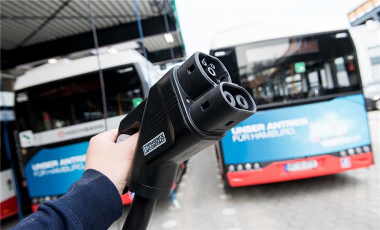 Hamburg will mindestens 50 Elektrobusse kaufen.  