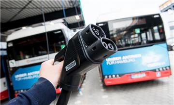 Hamburg will mindestens 50 Elektrobusse kaufen.  