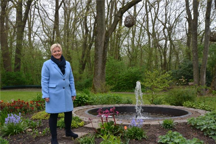 Ortsbürgermeistern Hanna Bohne hat viele Ideen für Dorum Hanna Bohne im Amtsgarten in Dorum.