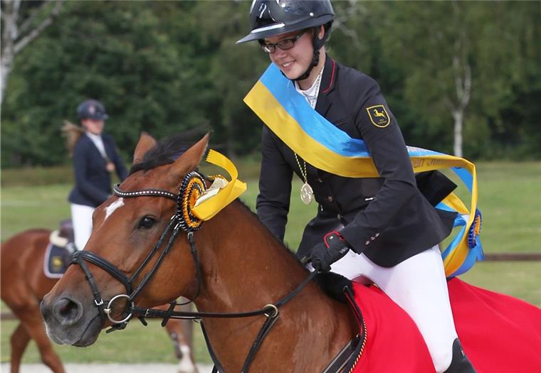Zweimal Gold für Zeven Hanna Schreyer sicherte sich mit Carpani die Goldmedaille bei den Junioren (U18).