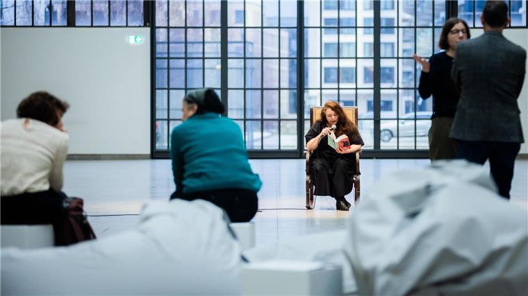 Hannah-Arendt-Lesung im Hamburger Bahnhof in Berlin nach propalästinensischem Protest abgebrochen.