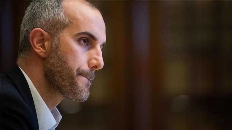 Onay: Habeck-Rückzug ist falsch und unnötig Hannovers Oberbürgermeister Belit Onay hält den angekündigten Rückzug des Grünen-Kanzlerkandidaten Robert Habeck aus der ersten Reihe der Politik für falsch. (Archivbild)