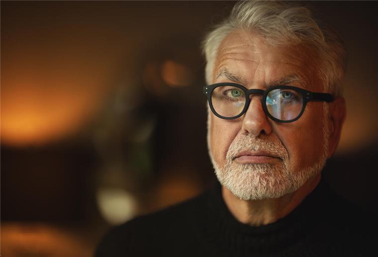Mann mit Brille