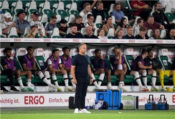 Hansi Flick ist nicht mehr Bundestrainer. Der Deutsche Fußball-Bund trennte sich am Sonntag von dem 58-Jährigen, der Verband zog die Konsequenzen nach dem 1:4 am Samstag in Wolfsburg gegen Japan.