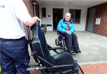 Harald Metzdorf ist als Schwerbehinderter auf funktioniernede Krankentransporte angewiesen.