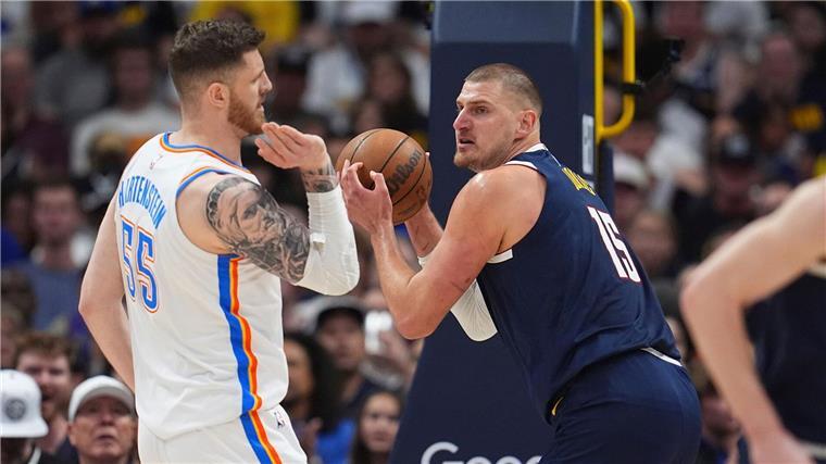Hartenstein und Jokic lieferten sich intensive Zweikämpfe. 