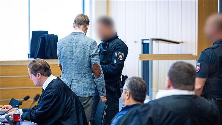 Hat Christian B. (oben rechts) im Gefängnis über seine Taten gesprochen? 