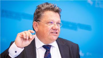 Hat Fördermittelbescheide in Höhe von insgesamt 46 Millionen Euro für Neu- und Umbaumaßnahmen an fünf Kliniken ausgestellt - Niedersachsens Gesundheitsminister Philippi. (Archivbild)