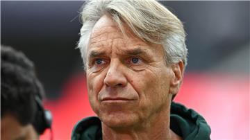 Hat keinen leichten Start mit Werder Bremen: Cheftrainer Horst Steffen. (Archivbild)