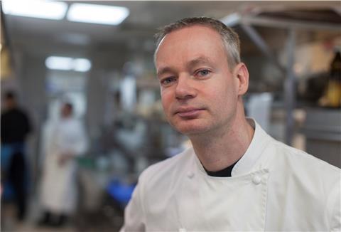 Hat seinen Michelin-Stern verteidigt: Sternekoch Marc Rennhack vom Restaurant „Sterneck“ des Badhotels „Sternhagen“ in Cuxhaven.