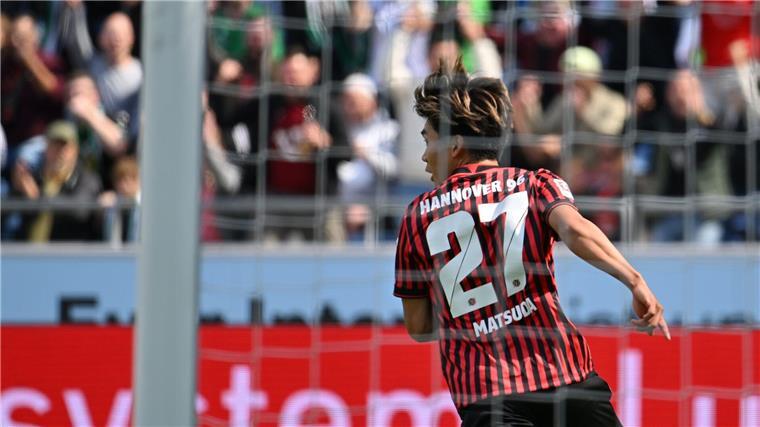 Hannover mit 3:1 gegen Magdeburg neuer Tabellenführer Hayate Matsuda von Hannover 96 feiert sein Tor zum 1:0 gegen Magdeburg.