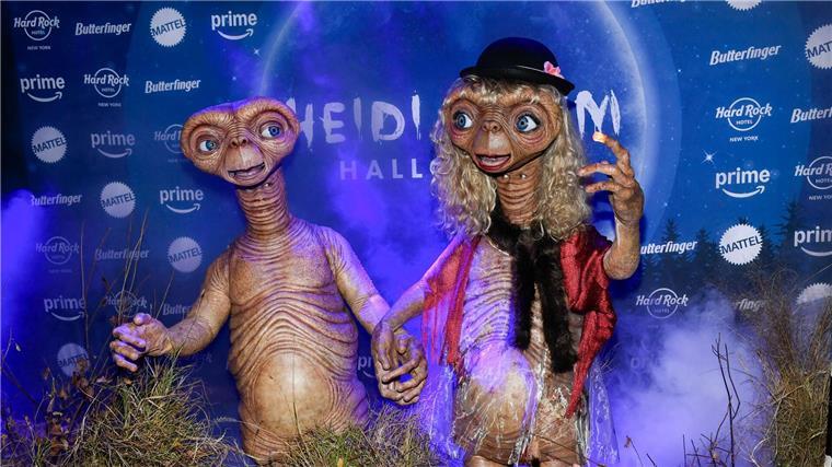 Heidi Klum als monströse Medusa - Tom zu Stein erstarrt Heidi Klum und Tom Kaulitz verkleideten sich 2024 als Außerirdische. (Archivfoto)