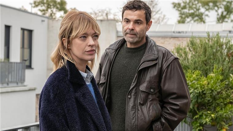 Kugel oder Ständchen zum Abschied: Wenn Promis beim „Tatort“ ihren Hut nehmen Heike Makatsch als Kriminalhauptkommissarin Ellen Berlinger und Andreas Döhler in einer Szene aus „Tatort - Aus dem Dunkel“. Es ist der fünfte und letzte Mainzer „Tatort“ mit Makatsch.