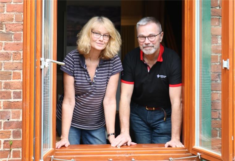 Schiffdorf: Altes Haus wachgeküsst Heike und Michael Hauenschild haben einem Bauernhaus von 1855 in liebevoller Kleinarbeit zu neuem Glanz verholfen.