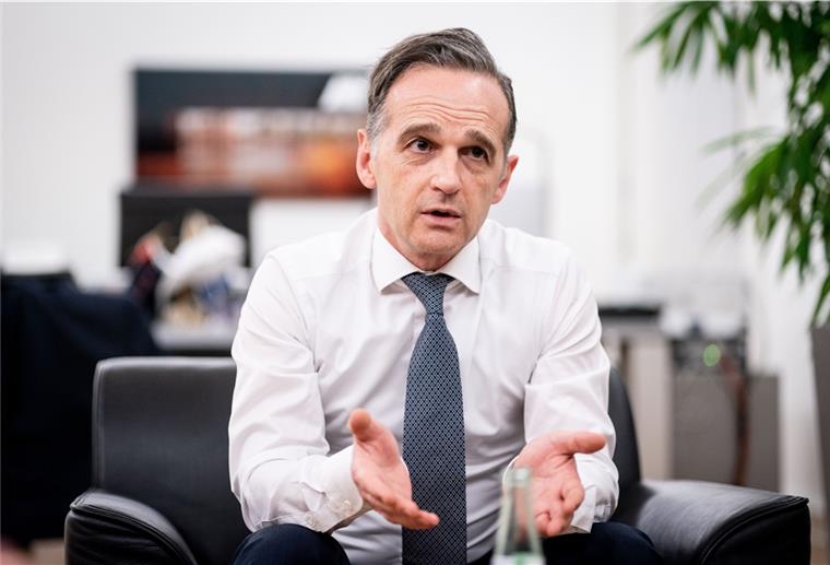 Heiko Maas (SPD), Außenminister, spricht bei einem Interview 