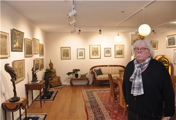 Das Foto zeigt Hein Meyer in seinem Museum. 