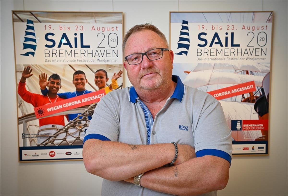 Mit Heino Tietjen durch die Ausstellung „Faszination Windjammer“ Heino Tietjen in der Sail-Ausstellung im Historischen Museum. Foto Scheschonka