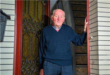 Heinz Warsitz (90) kann sich nicht in Bremerhaven gegen Corona impfen lassen - weil er in Schiffdorf lebt.