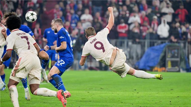 Vier-Tore-Mann Kane führt Bayern zum Neun-Tore-Sieg Heiß auf Tore: Harry Kane beim spektakulären Seitfallzieher.