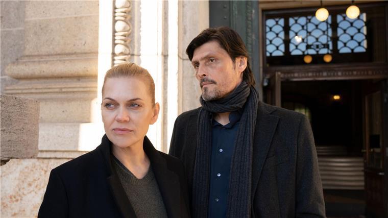 Zeuginnen auf der Flucht - „Helen Dorn“ im ZDF Helen Dorn (Anna Loos) und Nedjo Kristic (Stipe Erceg) ermitteln in einem Mordfall.
