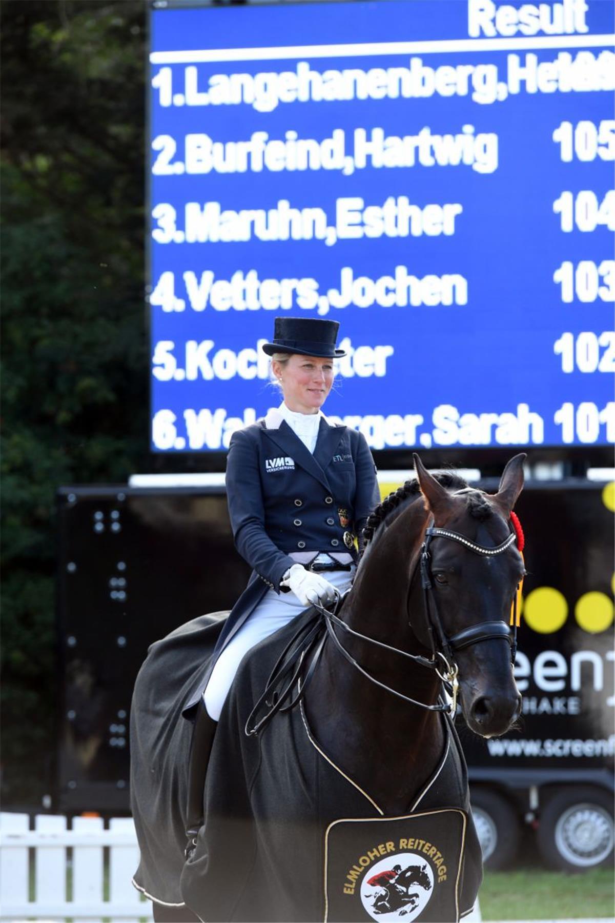 Helen Langehanenberg eroberte die Herzen der Besucher in Elmlohe mit Damsey FRH.