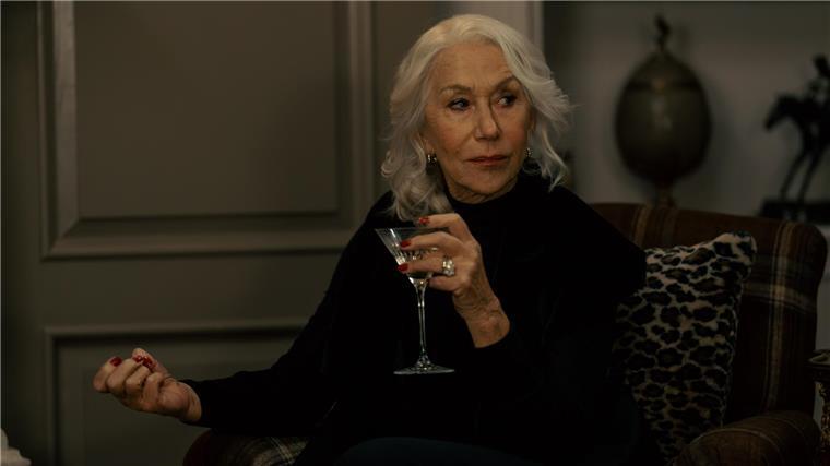 Helen Mirren ist in „Mobland“ als Gattin eines brutalen Mafia-Bosses zu sehen.