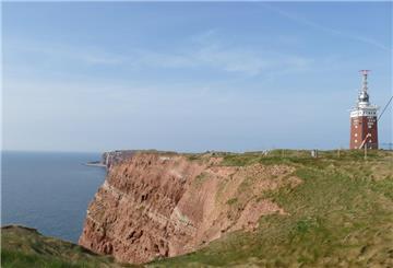 Der Klippenrandweg auf Helgoland. Helgoland ist eine Hochseeinsel.