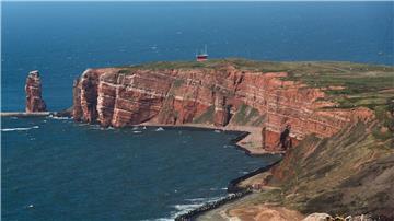 Helgoland zog im vergangenen Jahr knapp 302.000 Tages- und Übernachtungsgäste an (Archivbild).