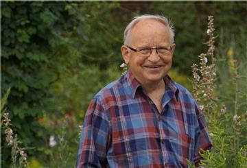 Helmut Meyer ist 2020 gestorben. Jetzt ist sein Buch mit altem Wissen und neuen Erfahrungen erschienen, die er in vielen Jahren gesammelt hat.