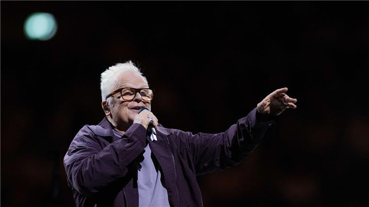 Herbert Grönemeyer mittendrin und akustisch auf Tour Herbert Grönemeyer setzt die Konzertreihe „mittendrin - akustisch“ fort. (Archivbild)