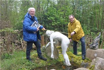 Die Skulptur wird vermessen