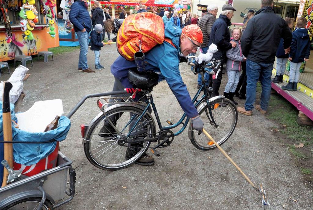 Herbstmarkt Neuenwalde. Harry Wallis aus Krempel, ein "echter" Umwel...