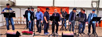 Herbstmarkt Neuenwalde. "Die Jungs vom Nordseedeich", der Shantychor...