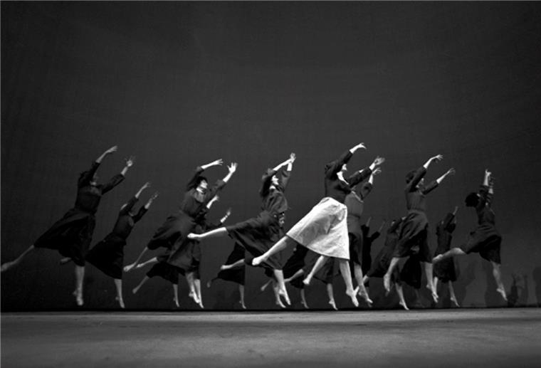 Hermann Grauerholz hat mit seinen Tanzkompositionen überregionale Bekanntheit erlangt. Das Historische Museum sucht Personen, die an den Grauerholz’schen Tanzspielen mitgewirkt haben. Unser Bild zeigt eine Aufführung des Grauerholz’schen Tanzspiels 1973.