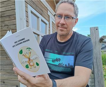Herzstück des Familienfestes in der Kaskade ist eine Autorenlesung von Jens Böhme, der sein Kinderbuch „Das Geheimnis des goldenen Drachens“ vorstellt.