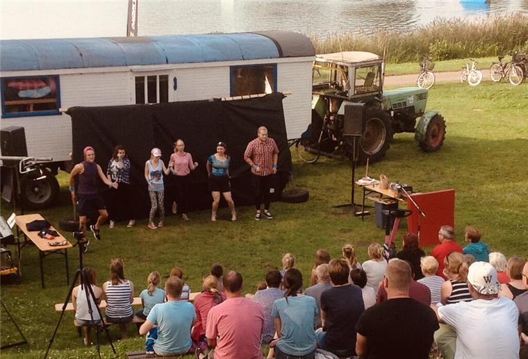 Wildwux: Kreativ-Kiosk macht Station in Beverstedt Wildwux-Wohnwagen