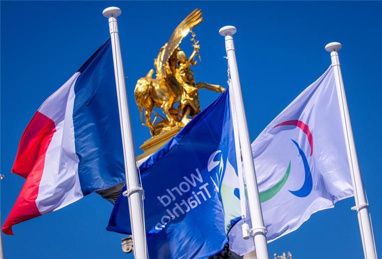 Was Du über die Eröffnung der Paralympics in Paris wissen sollten Paralympische, Sport und Französische Flaggen in Paris