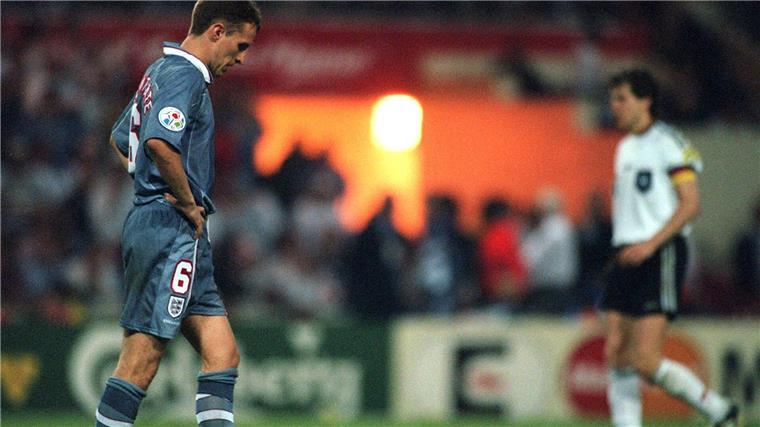 Maradona, Ronaldinho, Island: Englands Scheitern in Kapiteln Heute Trainer, damals tragischer Held: Gareth Southgate im Jahr 1996.