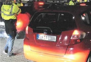 Hier ein Foto von einer schon länger zurückliegenden Kontrollaktion auf dem Wilhelm-Kaisen-Platz.