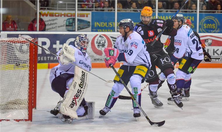 Fischtown Pinguins: Fans wählen das Tor des Monats Hier hat Miha Verlic das 1:0 für die Fischtown Pinguins gegen Berlin erzielt - und ist damit Kandidat für die Wahl zum Torschützen des Monats.