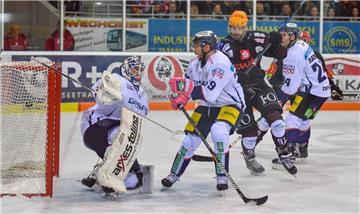 Hier hat Miha Verlic das 1:0 für die Fischtown Pinguins gegen Berlin erzielt - und ist damit Kandidat für die Wahl zum Torschützen des Monats.