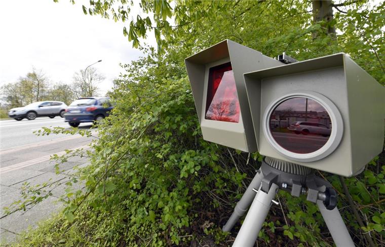 Achtung, Autofahrer: Hier blitzt es nächste Woche in Zeven und umzu Hier kann es teuer werden: Der Landkreis hat die geplanten Geschwindigkeitskontrollen bekanntgegeben.