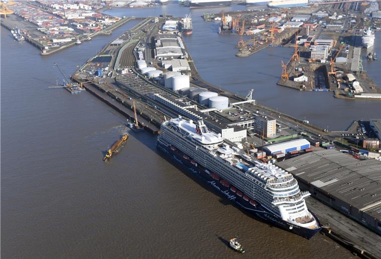 Hier liegt die „Mein Schiff 1“ an der Columbuskaje.