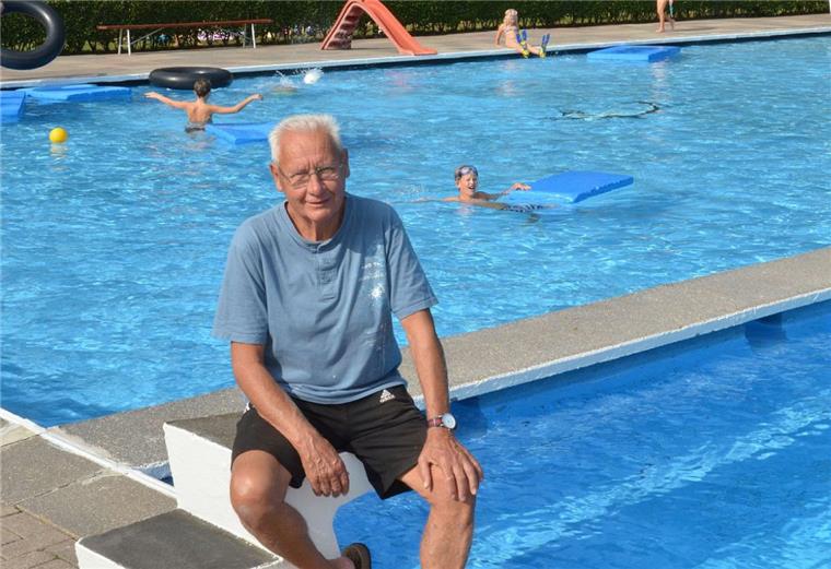 Hilmar Raguse: Ein halbes Leben im Einsatz für Badegäste in Kirchtimke Hilmar Raguse sitzt auf einem Startblock im Kirchtimker Freibad. Künftig wird er dort ein Badegast wie jeder andere sein.
