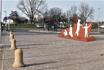 Hingucker für Blexen: Diese Fotomontage zeigt, wie der Platz am Fähranleger mit Skulptur aussehen wird.