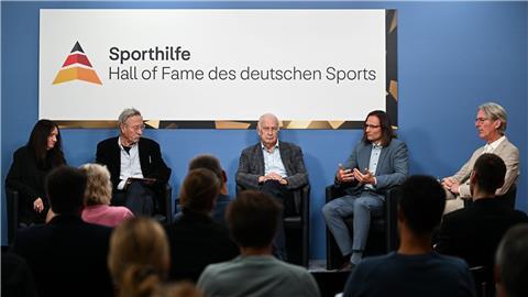 Historiker diskutieren über mögliche Ausschlüsse aus der Hall of Fame des deutschen Sports. 